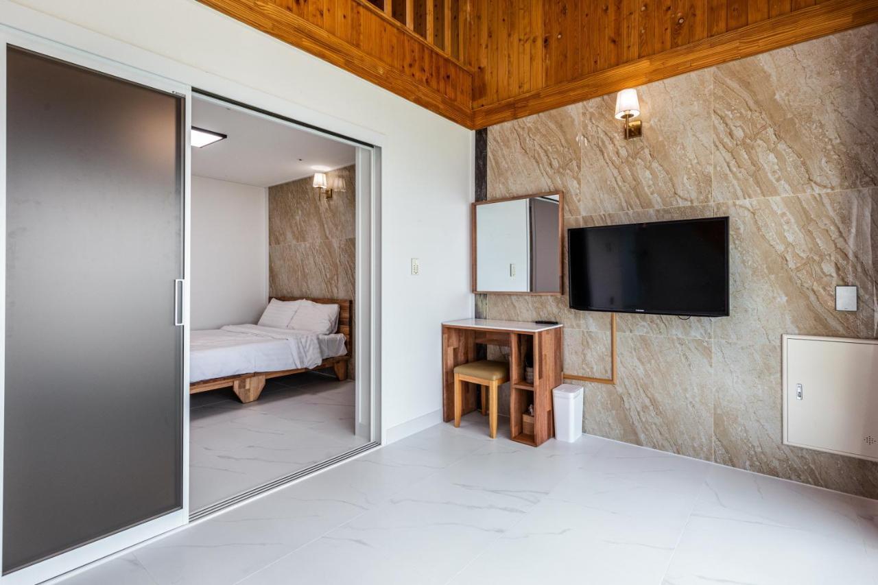 Aewol Oceanstay Jeju Exterior photo