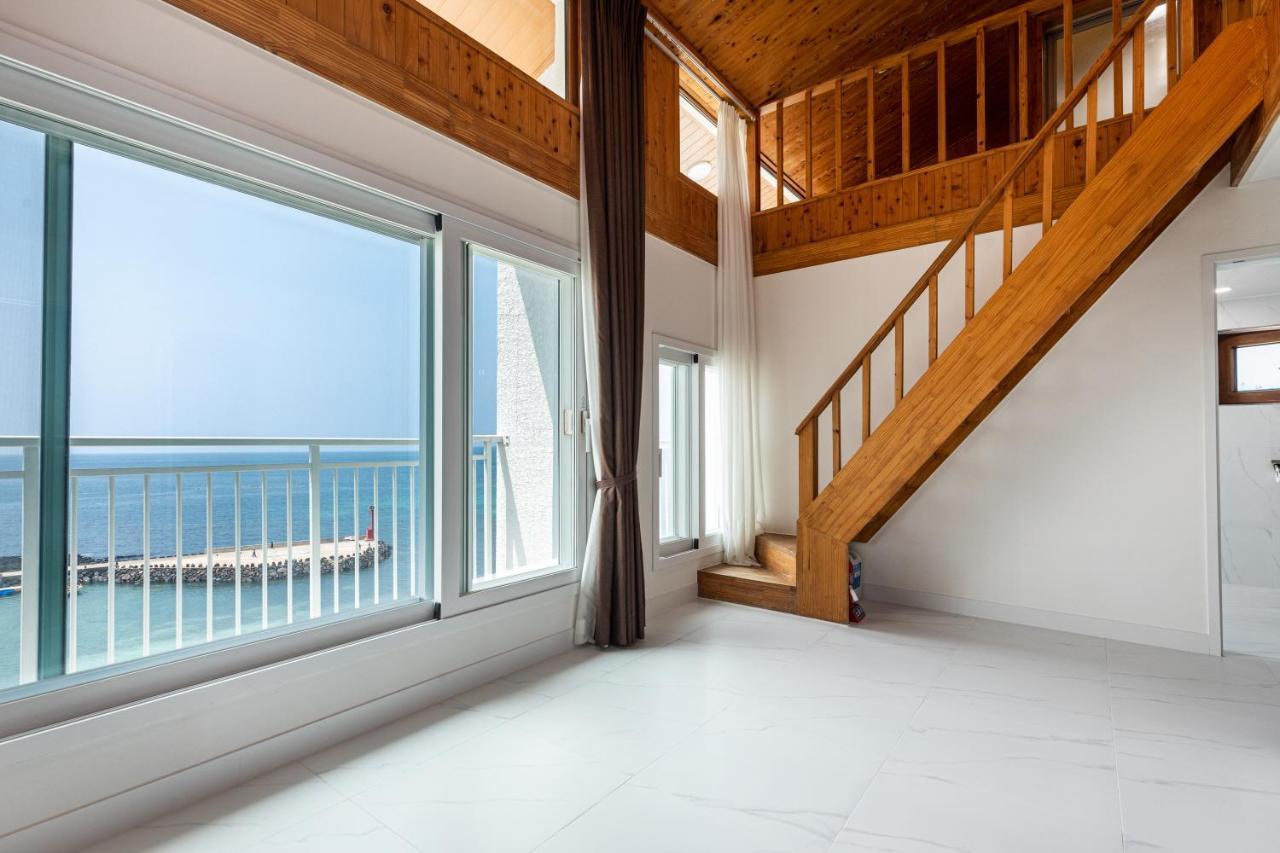 Aewol Oceanstay Jeju Exterior photo