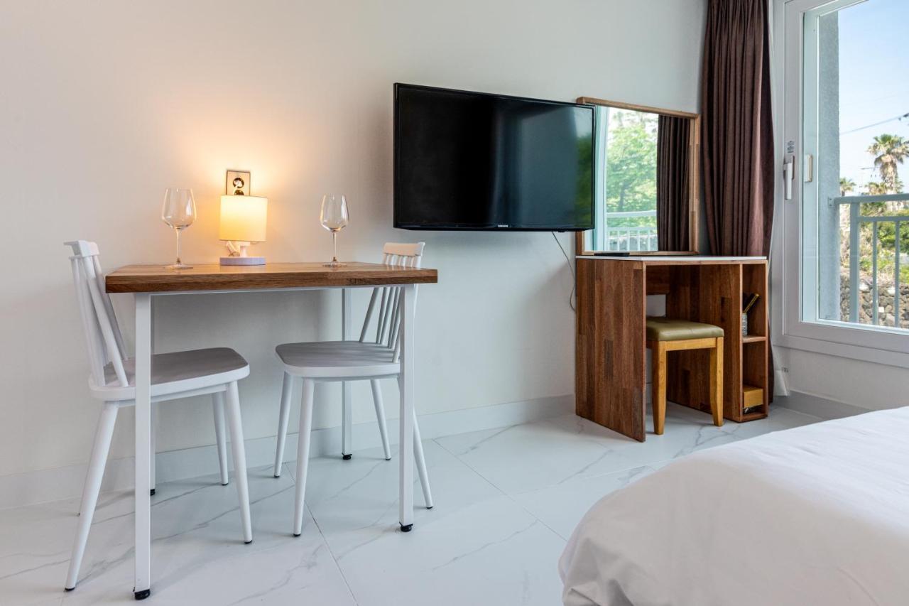 Aewol Oceanstay Jeju Exterior photo
