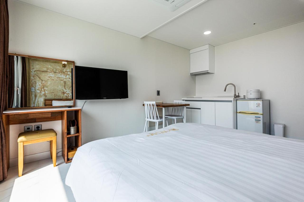 Aewol Oceanstay Jeju Exterior photo